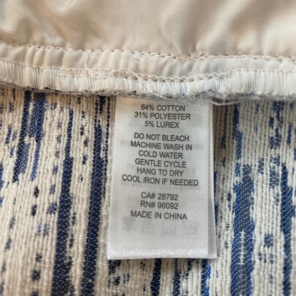 Katherine Barclay Blue Tweed Short - Picture 6 of 7